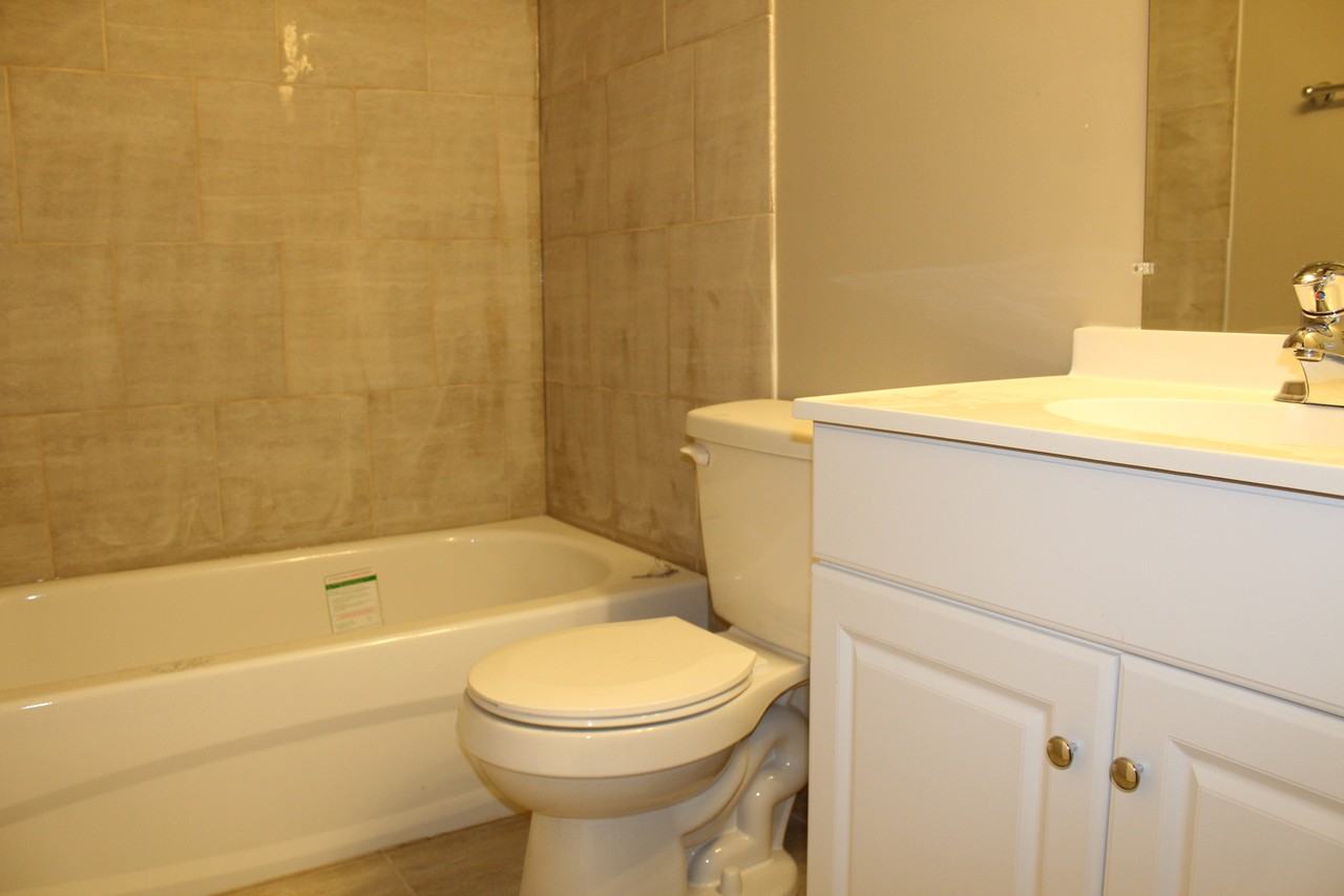 McCam 1 Apartments - Photo 4 of 13