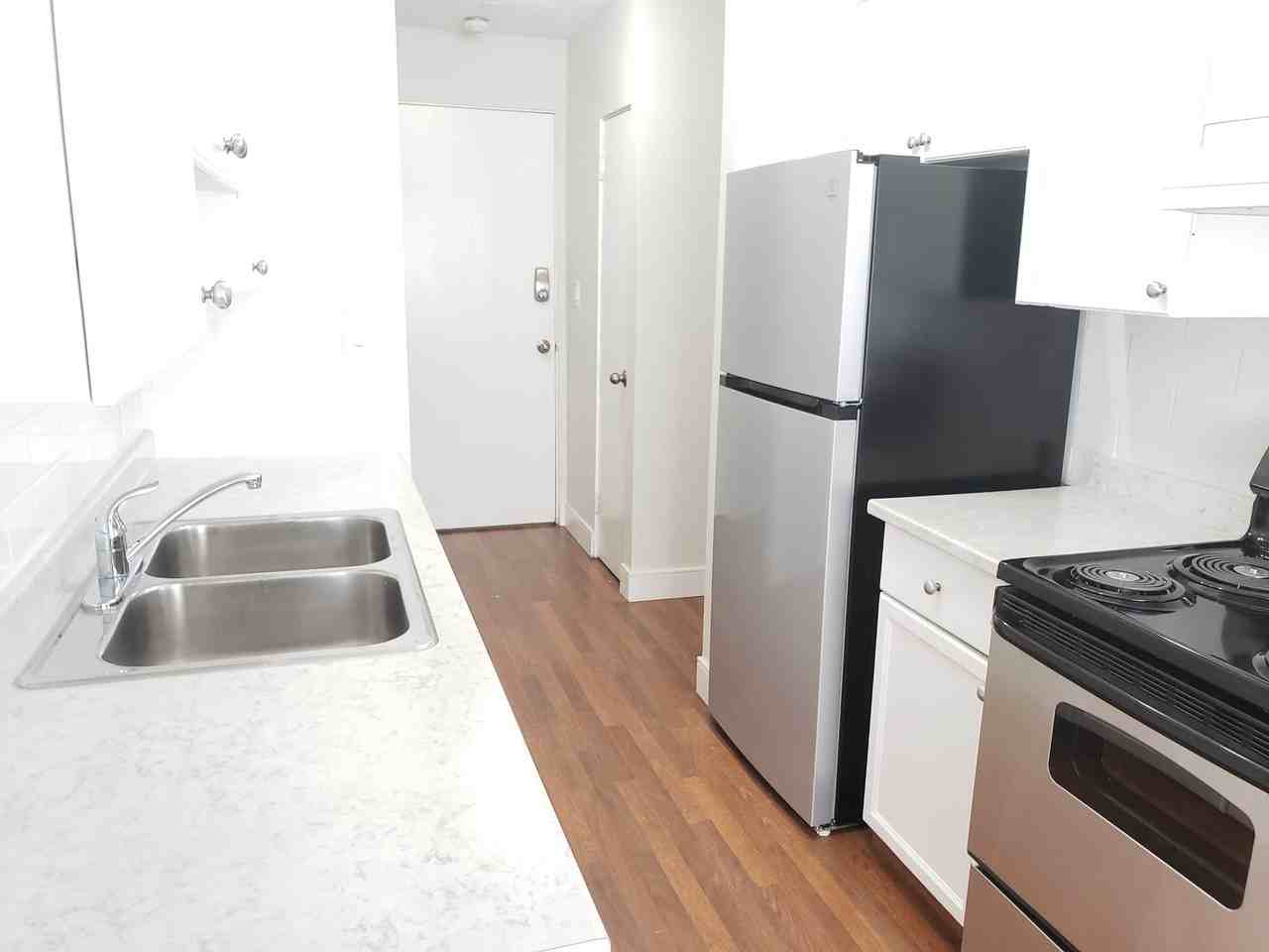 Centre 110 - Photo 7 of 13