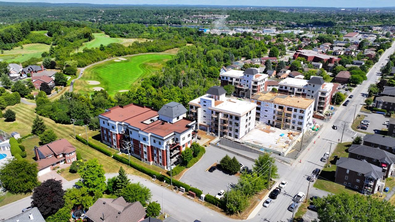 Vertigo - Photo 5 of 50