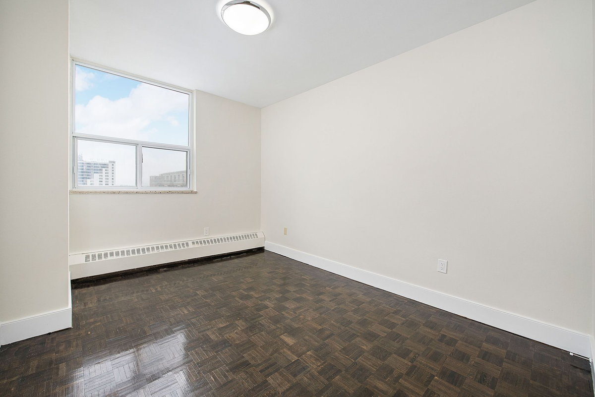 765 Steeles Avenue West - Photo 7 of 18