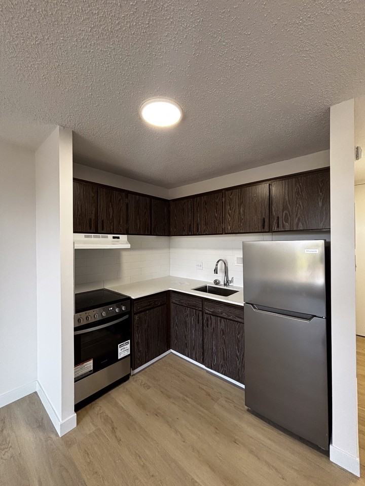 Hilltop Towers - Photo 3 of 31