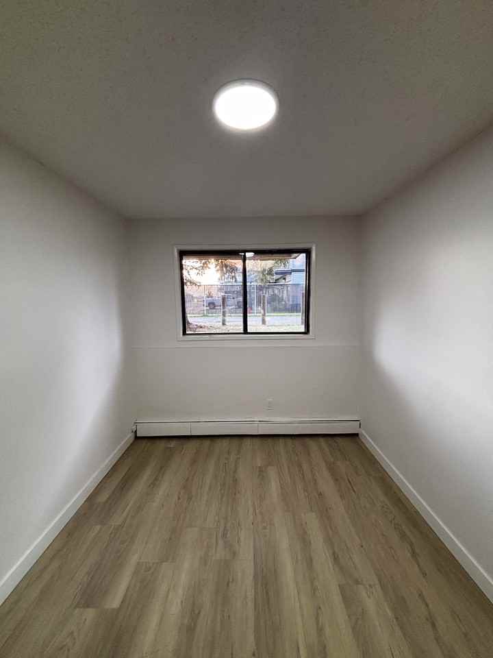 Cedarcrest Manor - Photo 6 of 19