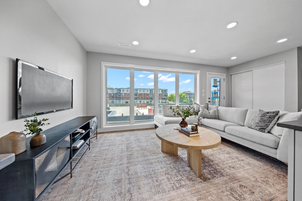 Dreamers Loft - Photo 5 of 50