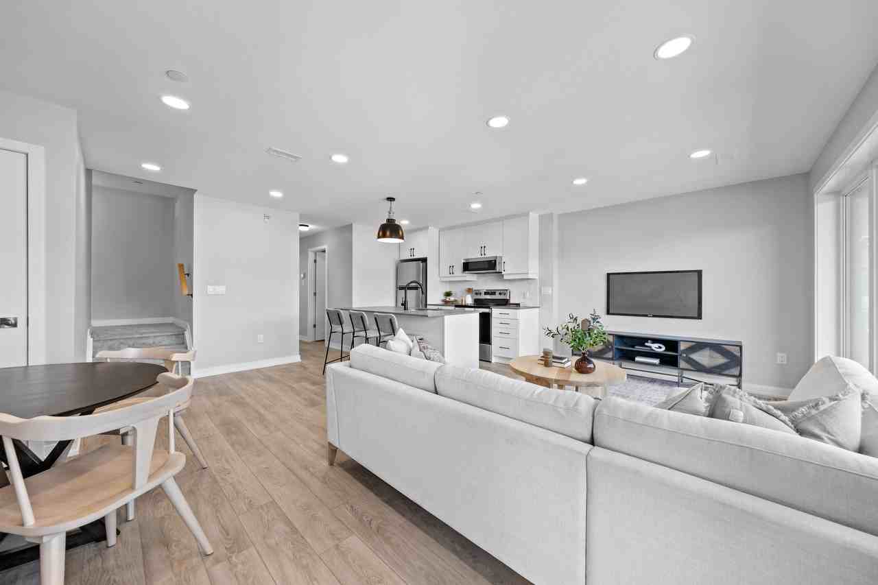 Dreamers Loft - Photo 7 of 50