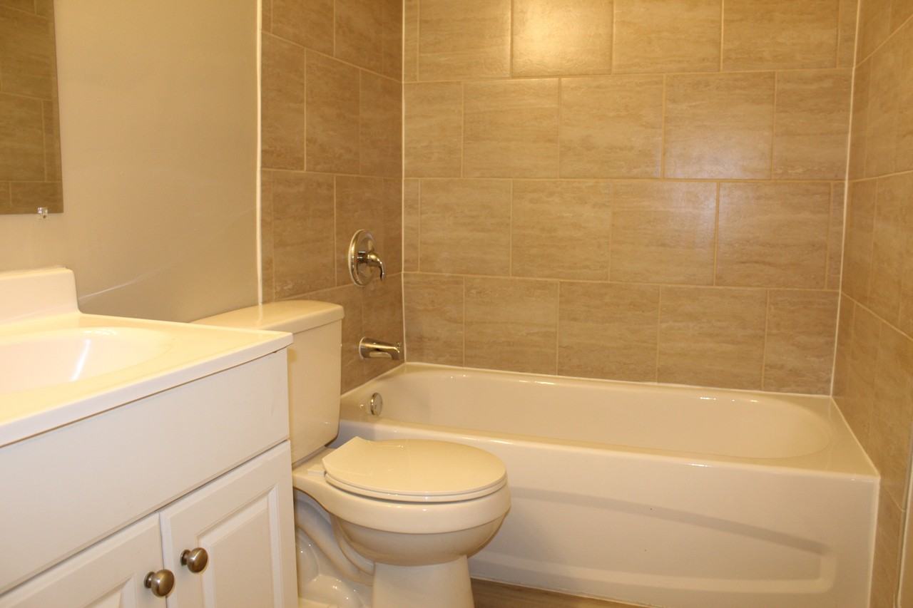 Alexander Apartments - Photo 6 of 9