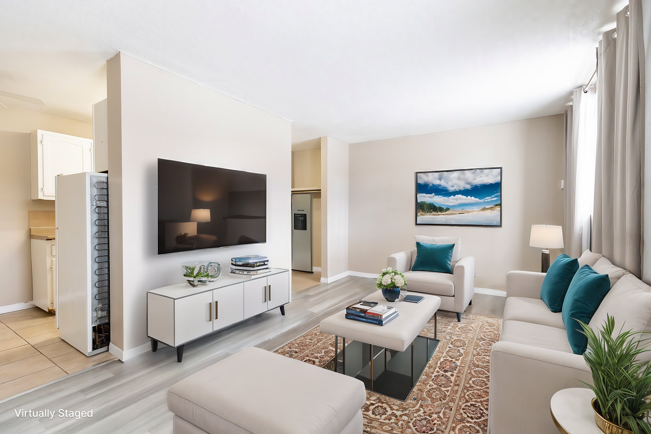 North Hill Manor - Photo 3 of 19