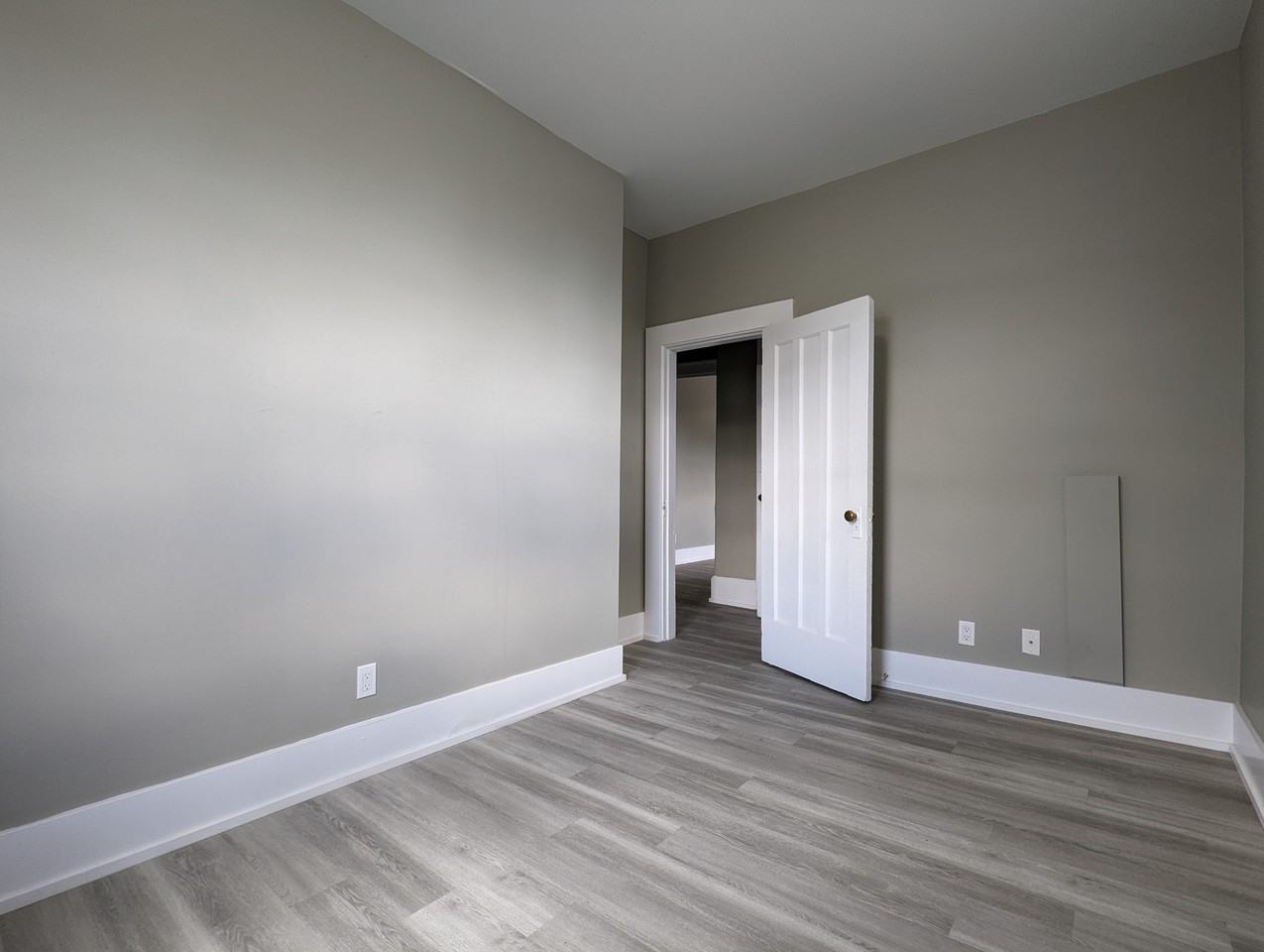 Riviera Apartments - Photo 7 of 18