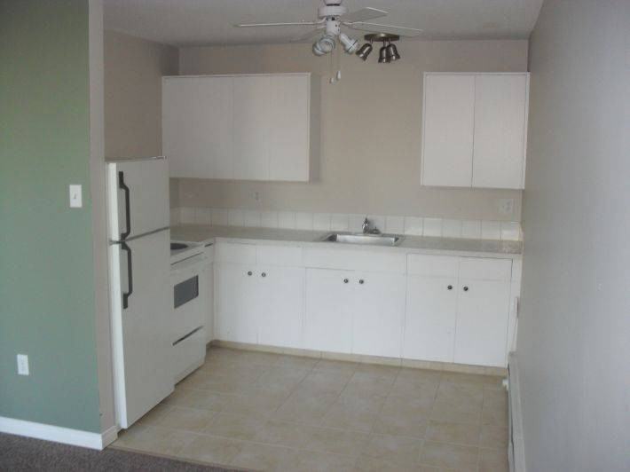 Crestview Apartments - Photo 3 of 9