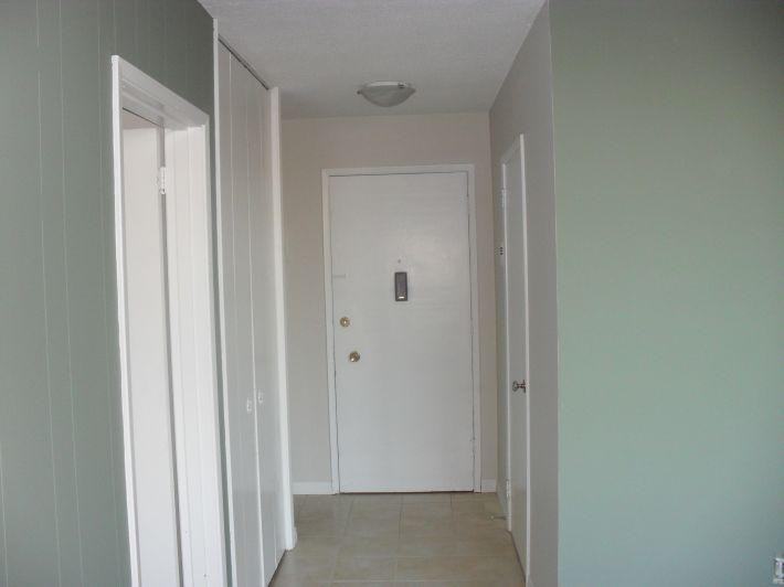 Crestview Apartments - Photo 6 of 9