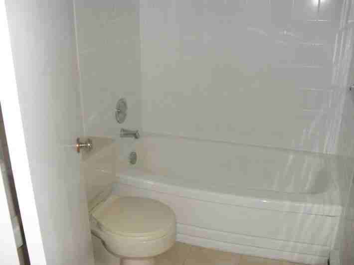 Crestview Apartments - Photo 7 of 9