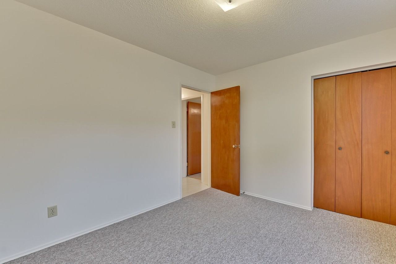 Grace Manor - Photo 3 of 17