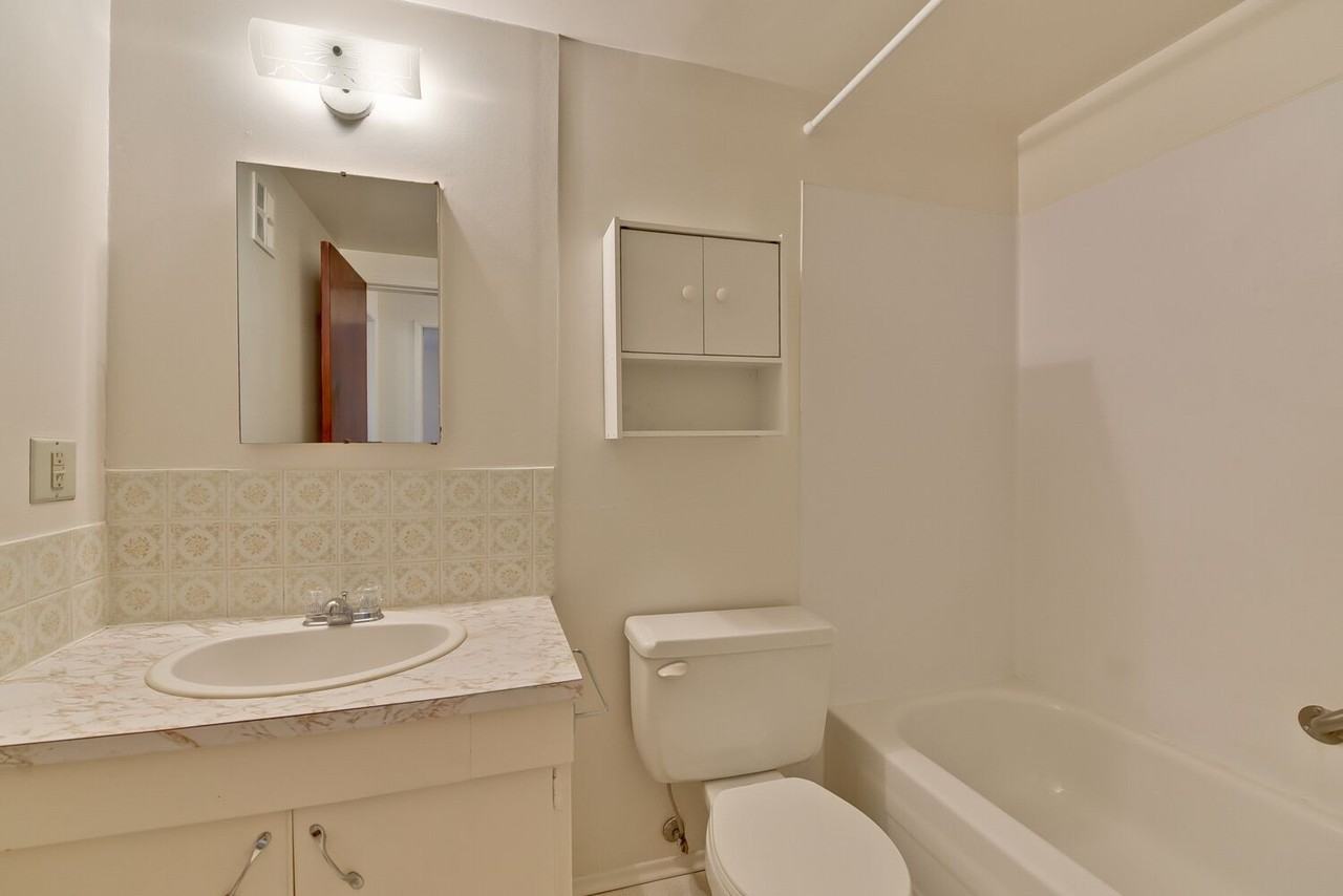 Grace Manor - Photo 6 of 17