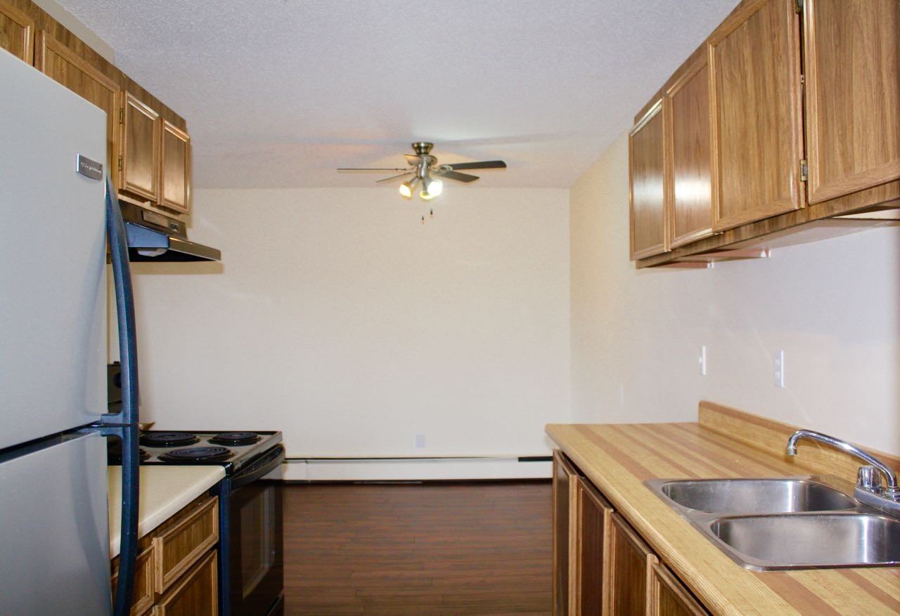 Midwest Gardens - Photo 4 of 34