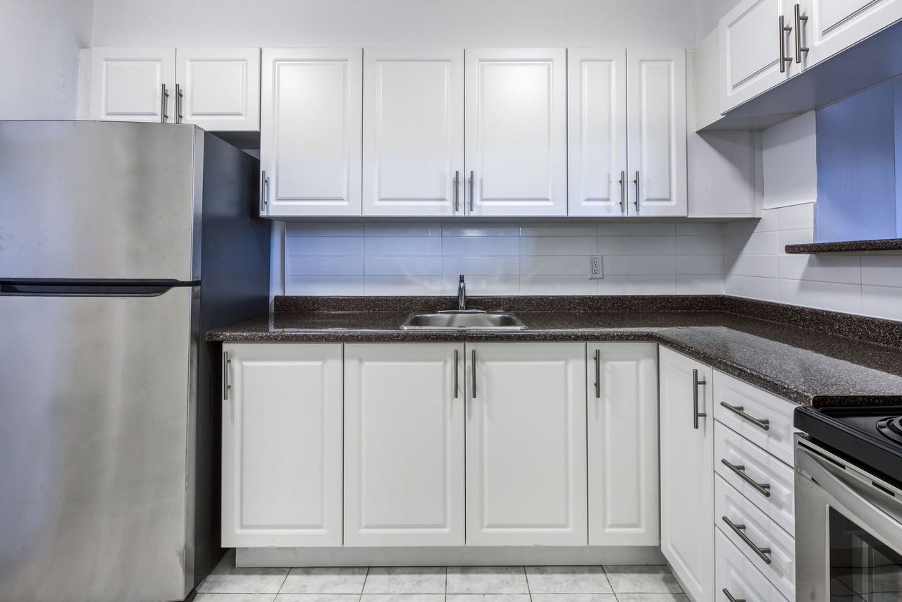 Robin Hood Apartments - Photo 7 of 13