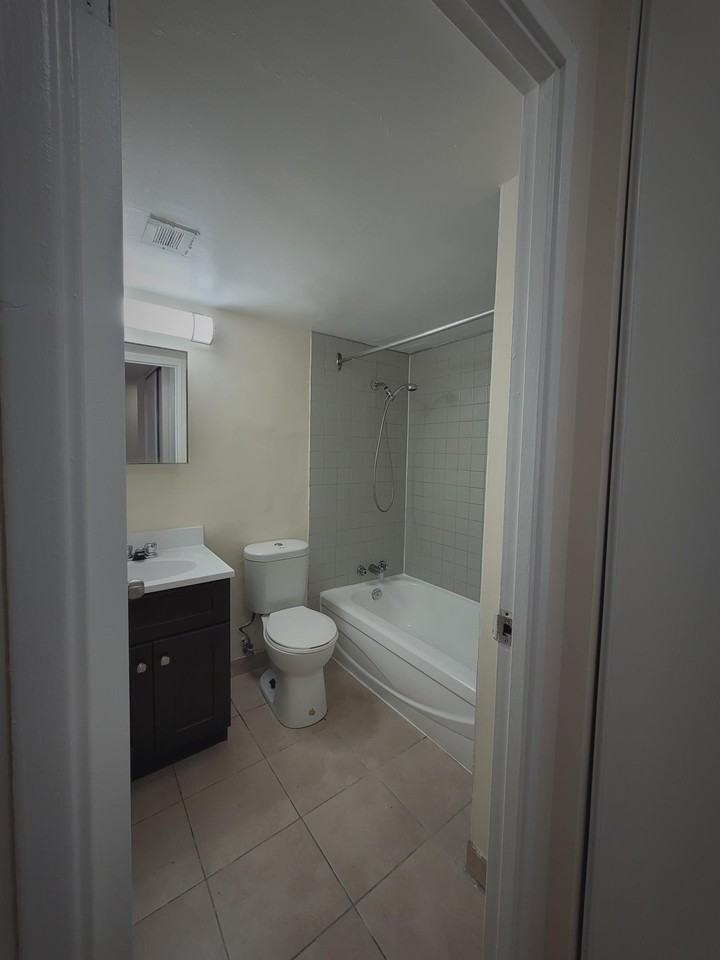 Rebecca Towers - Photo 6 of 10