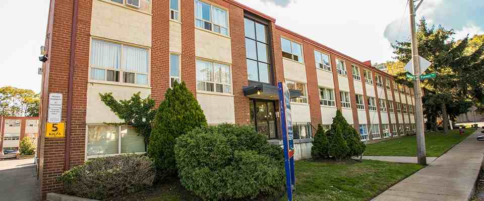 195 Wellington Street South - Photo 6 of 14