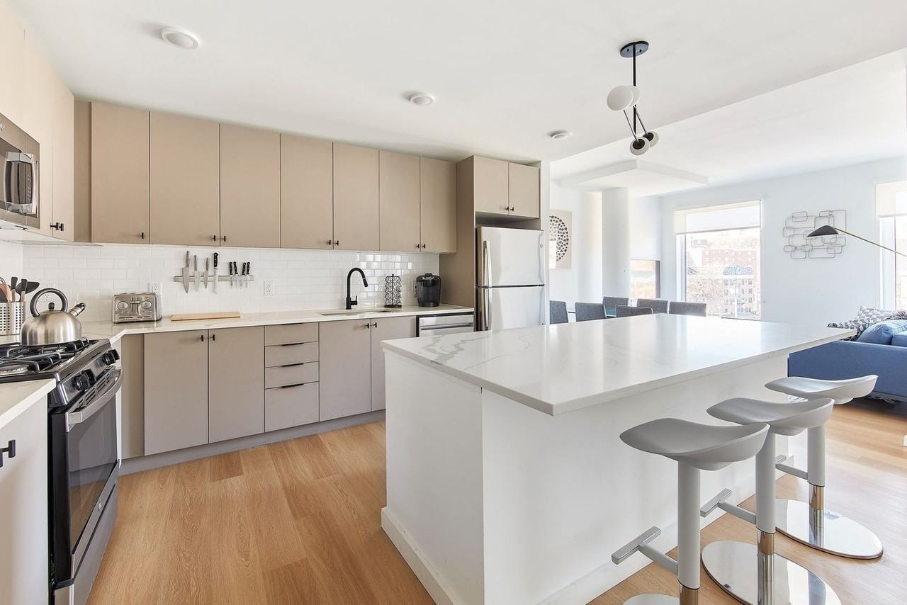 1B Marshall St #1041921P - Photo 3 of 19