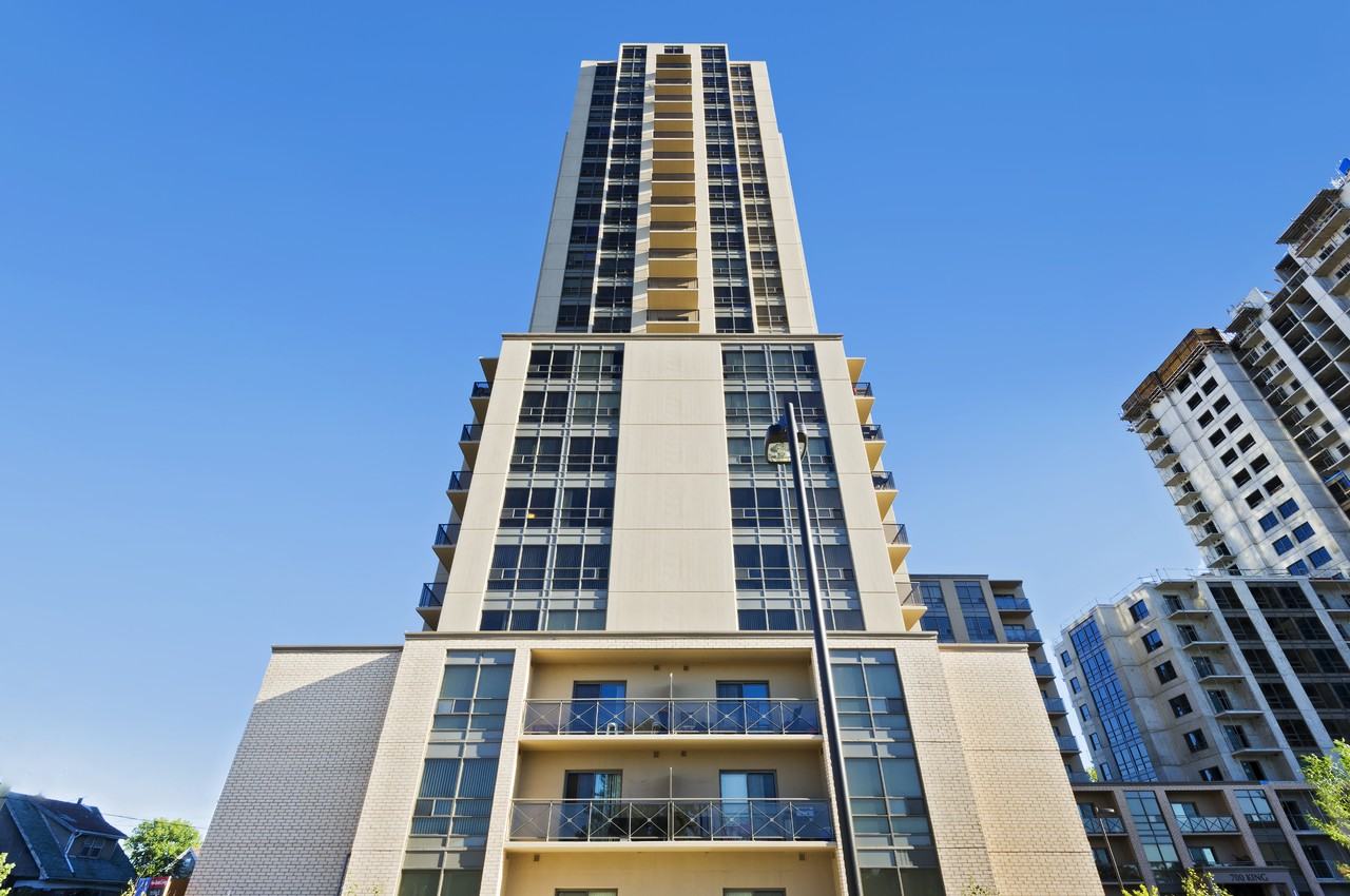 700 King Street (West Tower) - Photo 4 of 31