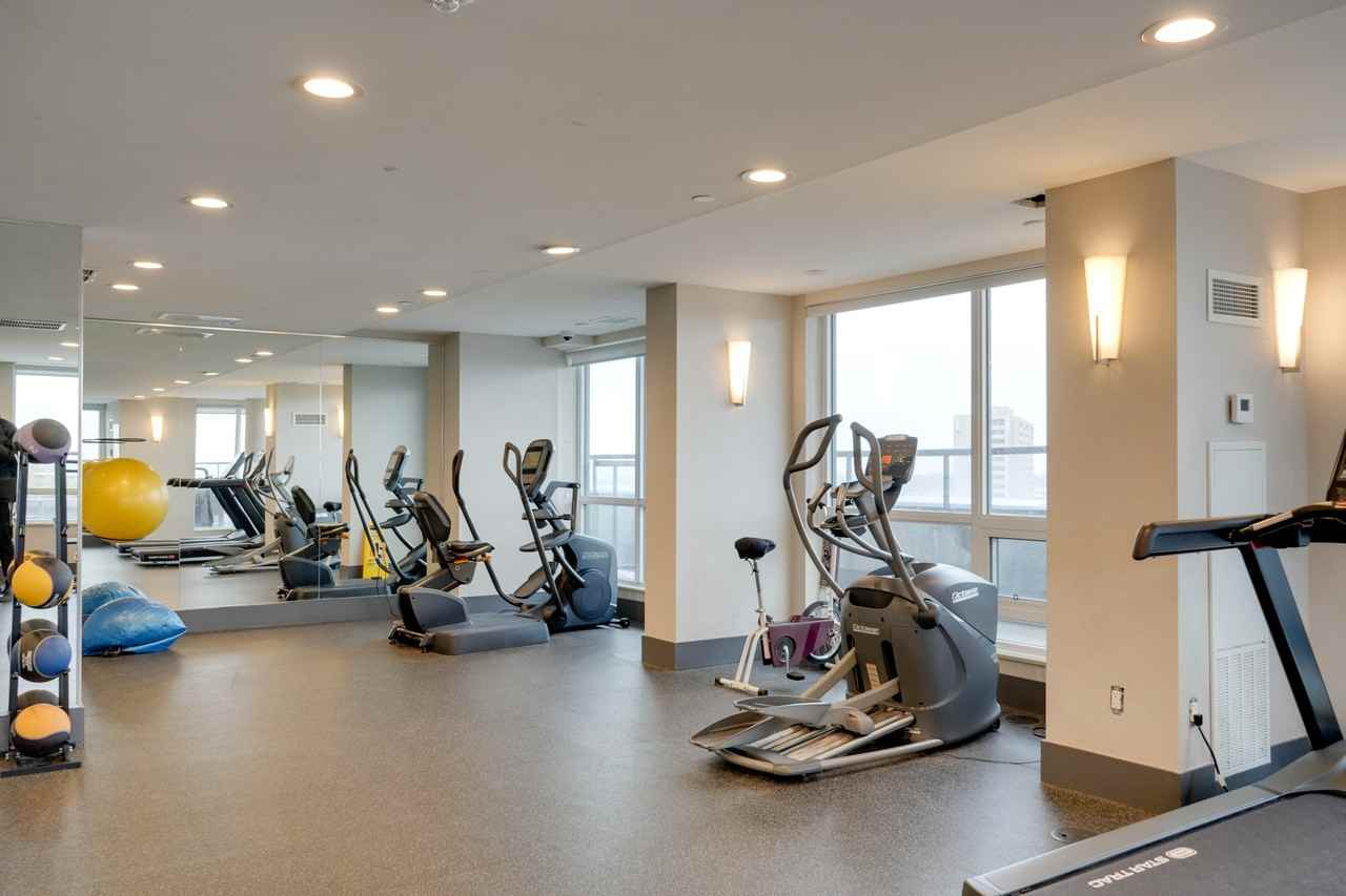 420 Harwood Ave S - Photo 7 of 24