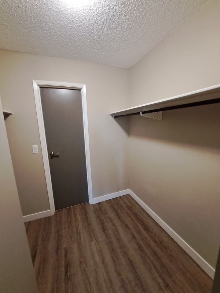 Parkview Village Apartments - Photo 7 of 11