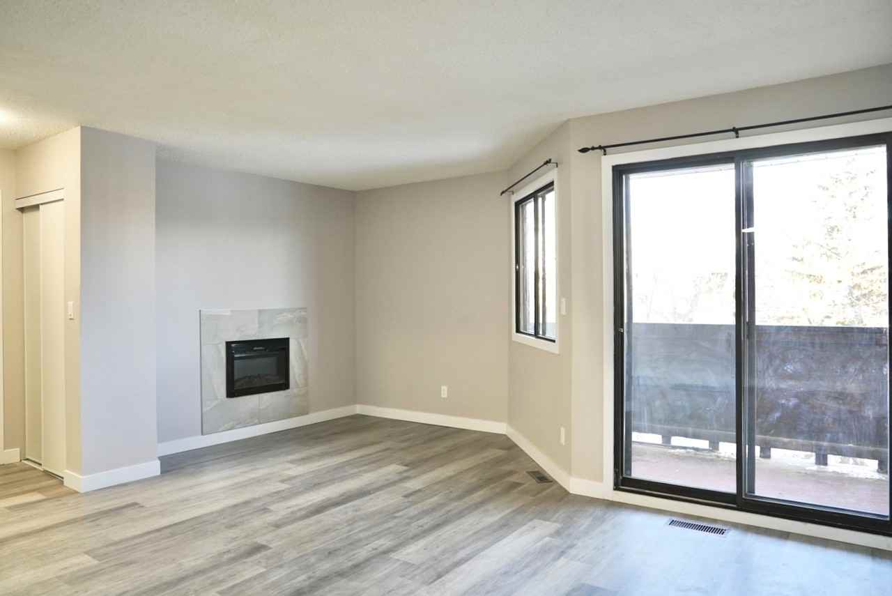 Charles Buchan Manor - Photo 2 of 10