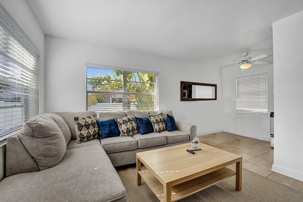 335 Desoto St #1358348P - Photo 2 of 25