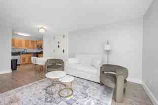 4307 W Kennedy Blvd - Photo 1 of 1