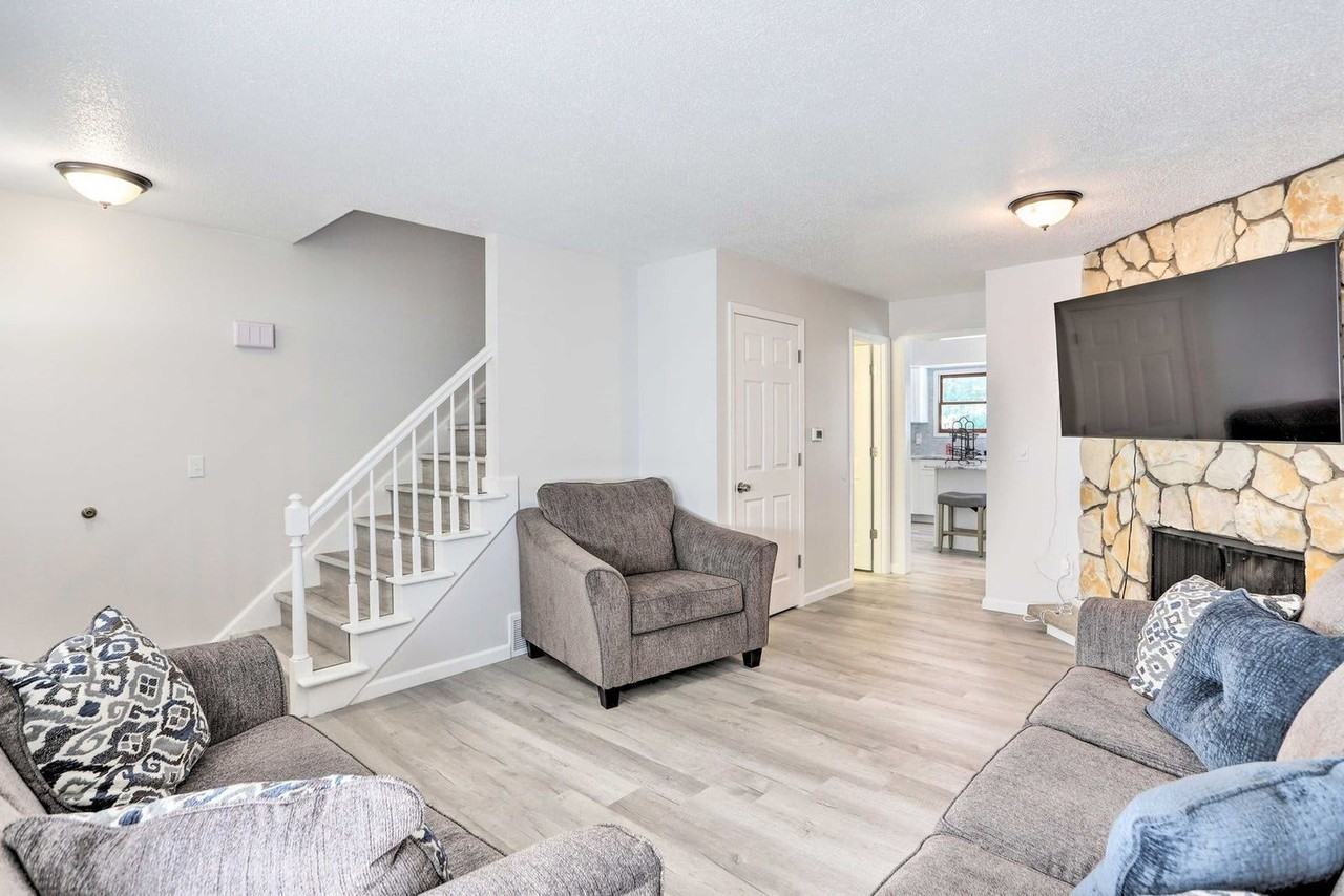 6832 Woodmeadow Dr #1287556P - Photo 3 of 24