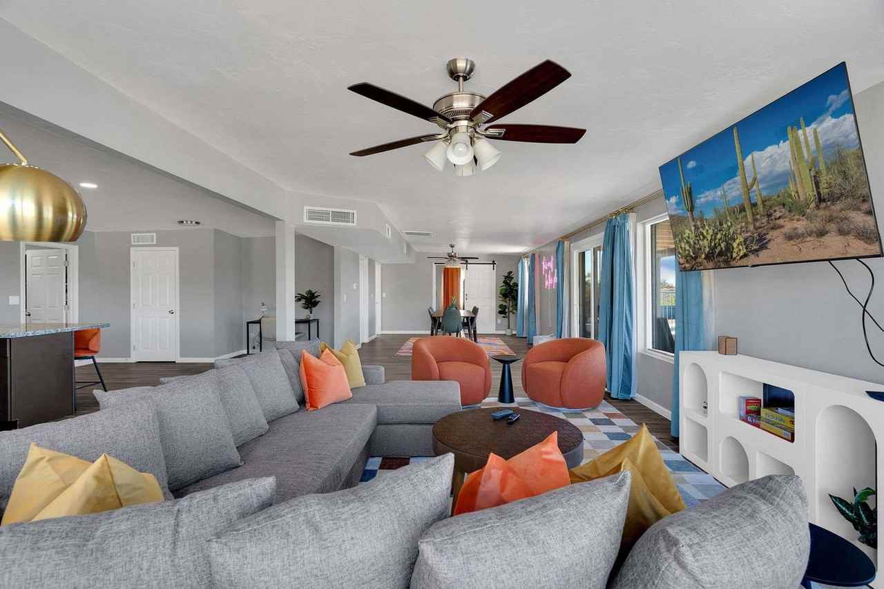 6240 E River Rd #1357350P - Photo 3 of 37