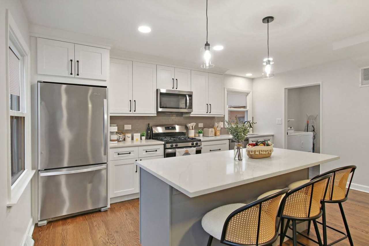 1104 Elizabeth St #1366966P - Photo 3 of 50