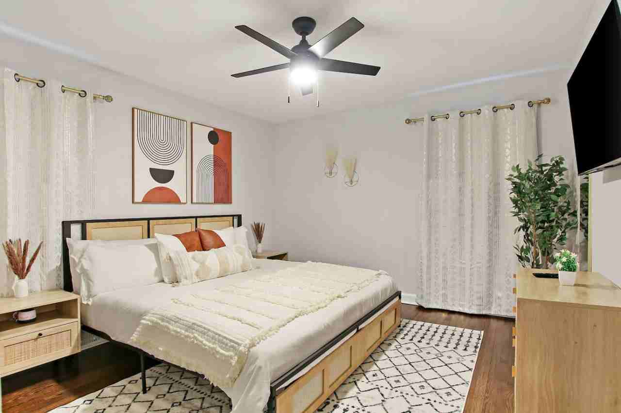 1104 Elizabeth St #1366966P - Photo 4 of 50