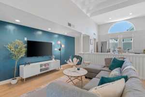 featured image of 909 E Camelback Rd