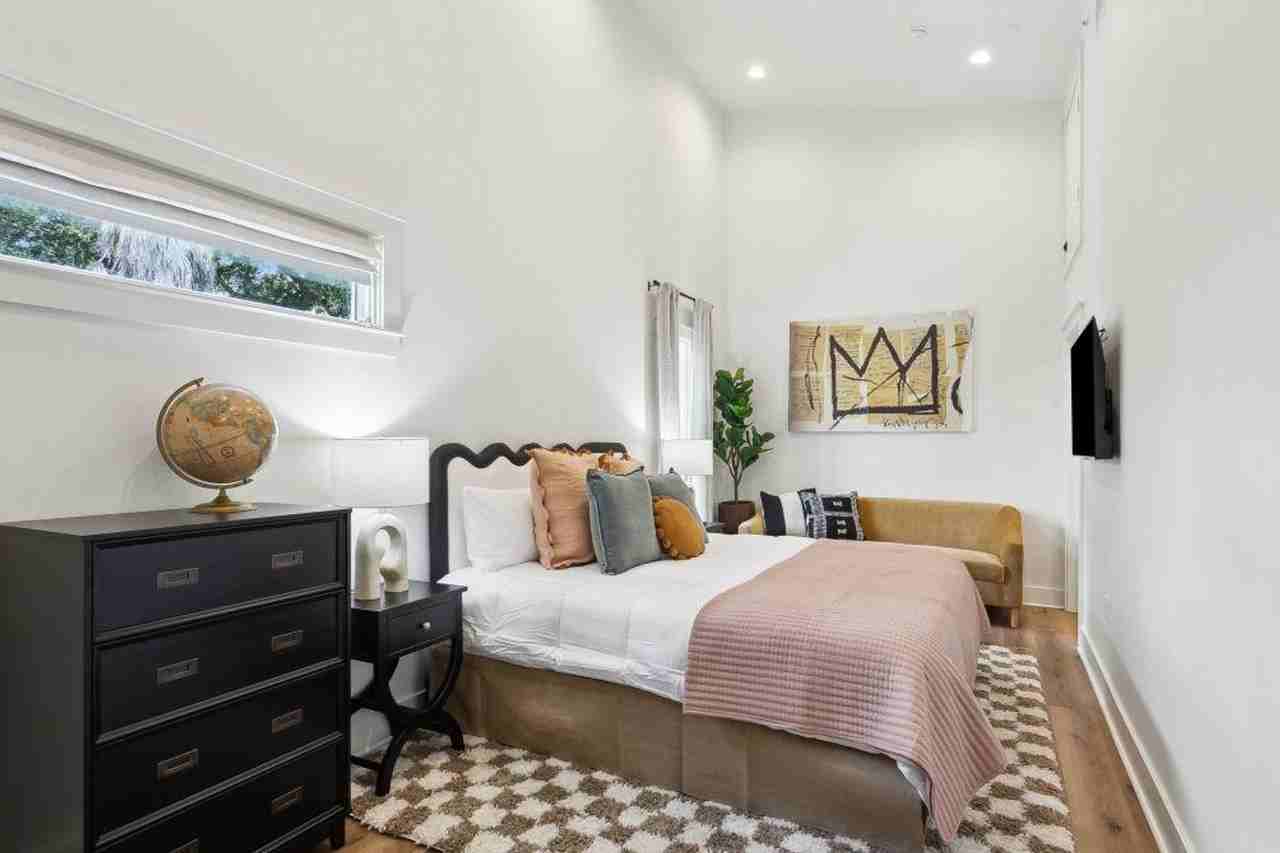 1738 N Rampart St #1369010P - Photo 3 of 12