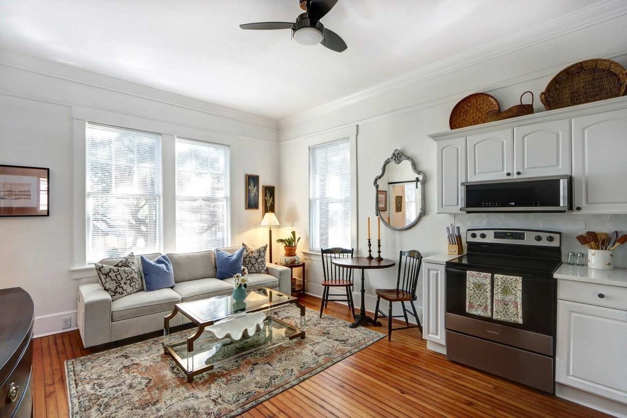 306 E Victory Dr #1369211P - Photo 2 of 50