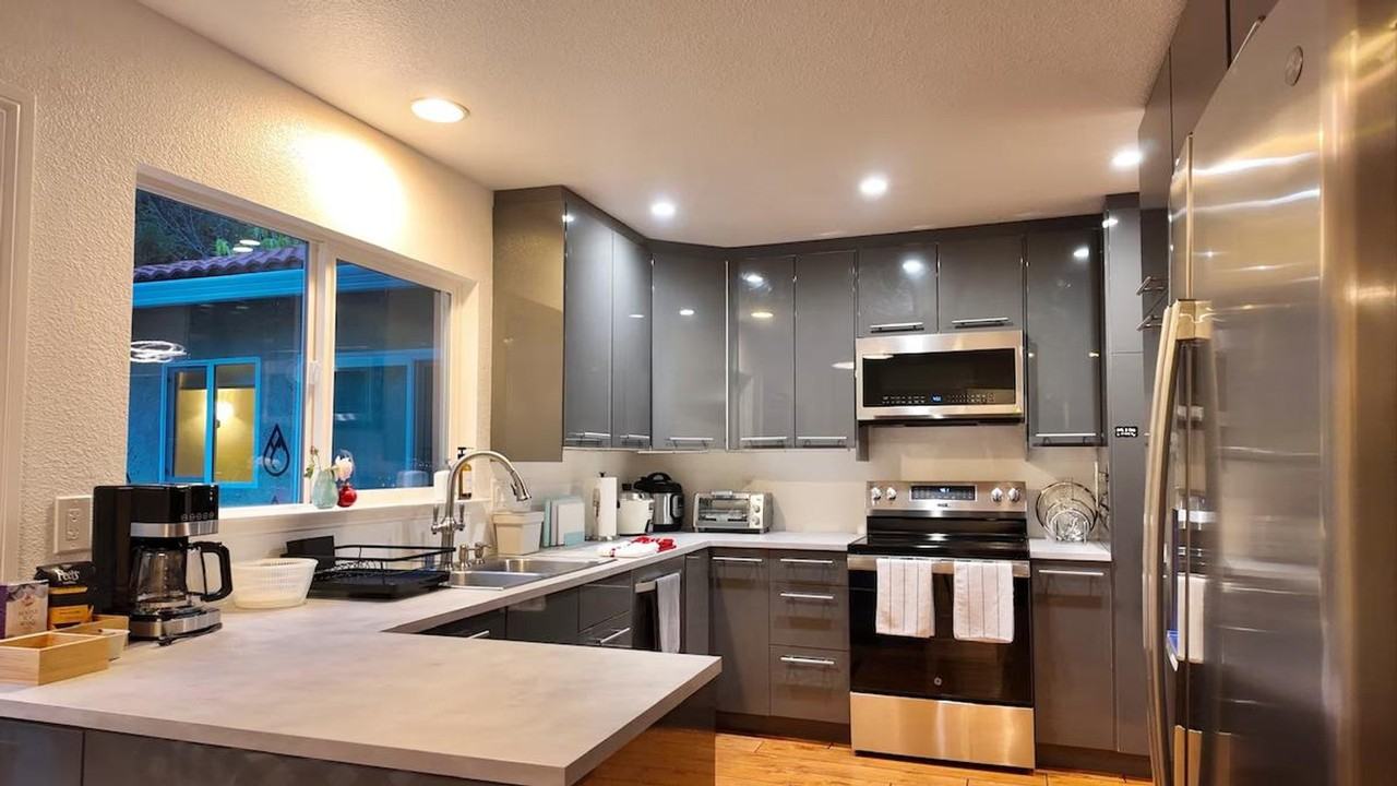 6505 Skyfarm Dr #1369413P - Photo 6 of 50