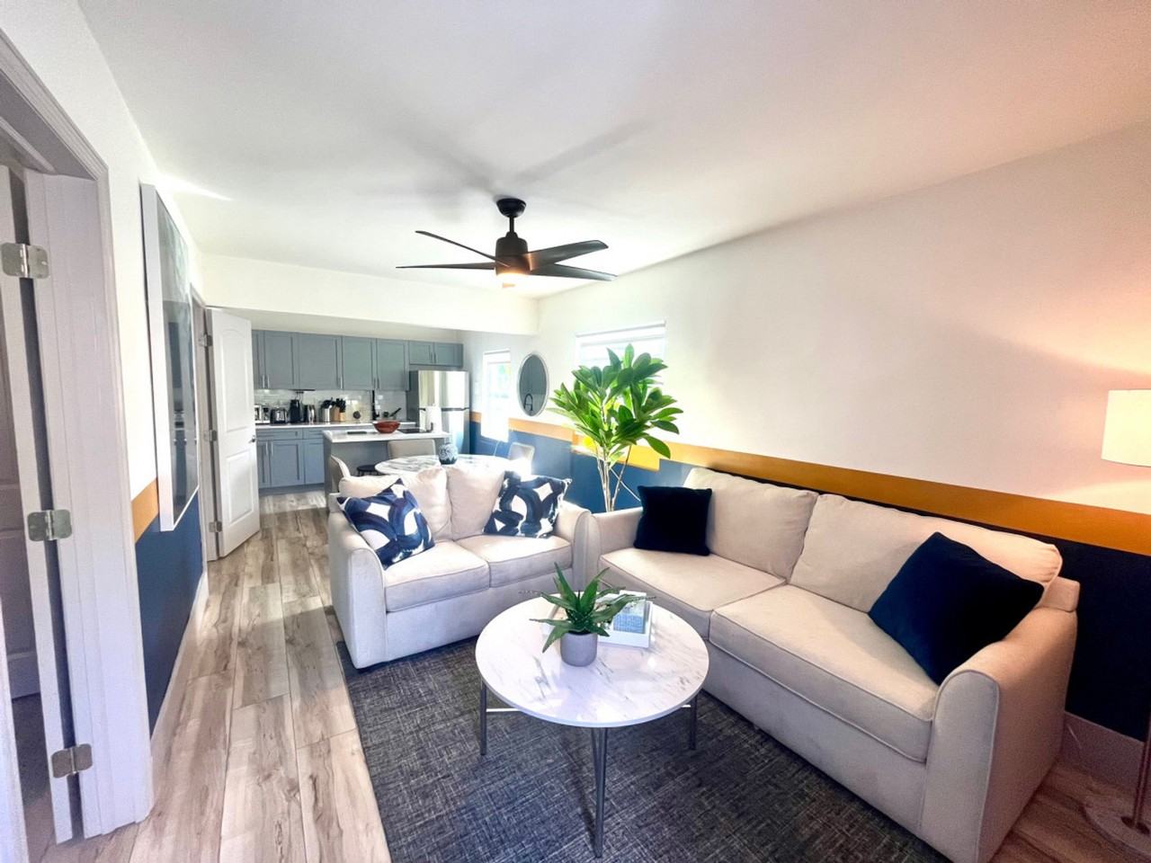 834 Ne 14th Ave #1369649P - Photo 2 of 22