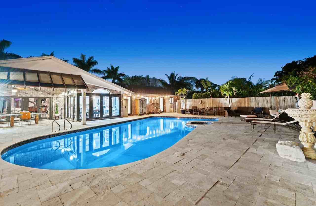 4501 Briarcliff Lane - Photo 2 of 47