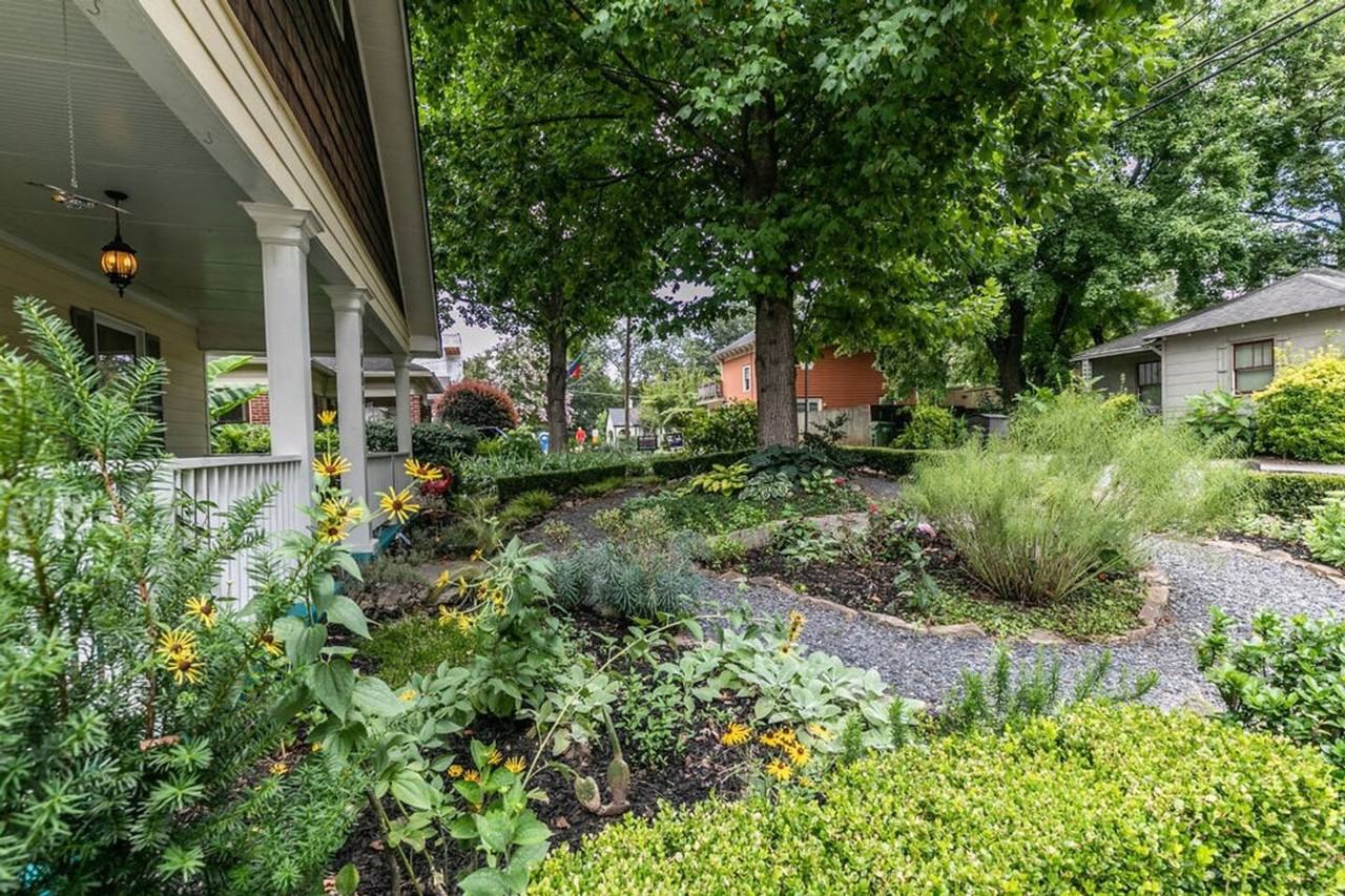 1084 Sanders Ave Se #1261327P - Photo 6 of 50