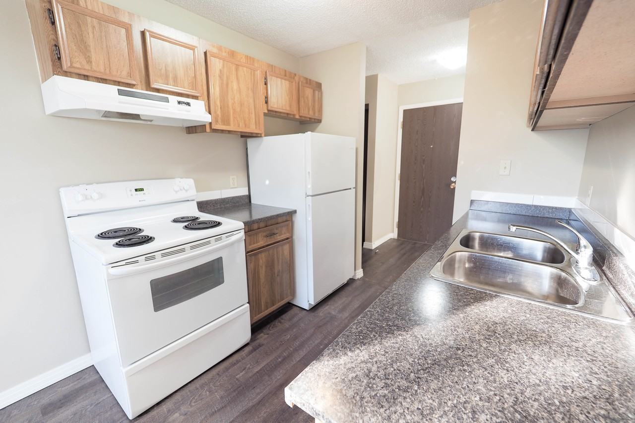 Heritage Manor - Photo 4 of 10