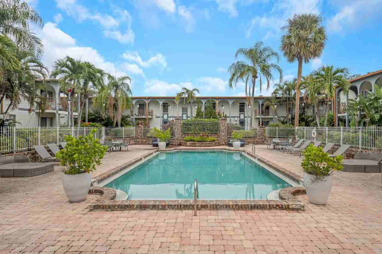 4401 W Kennedy Blvd #1369906P - Photo 4 of 50