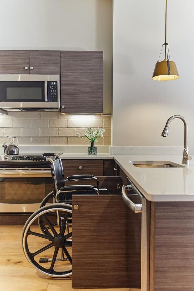 121 Middle St #1366942P - Photo 4 of 8