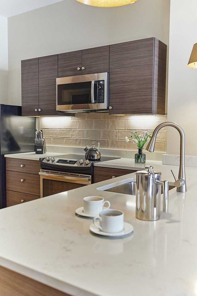 121 Middle St #1366942P - Photo 7 of 8