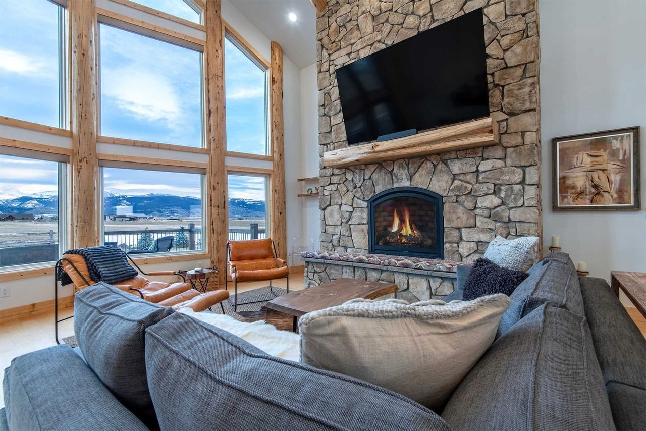 4535 Roxanne St #1370193P - Photo 4 of 50