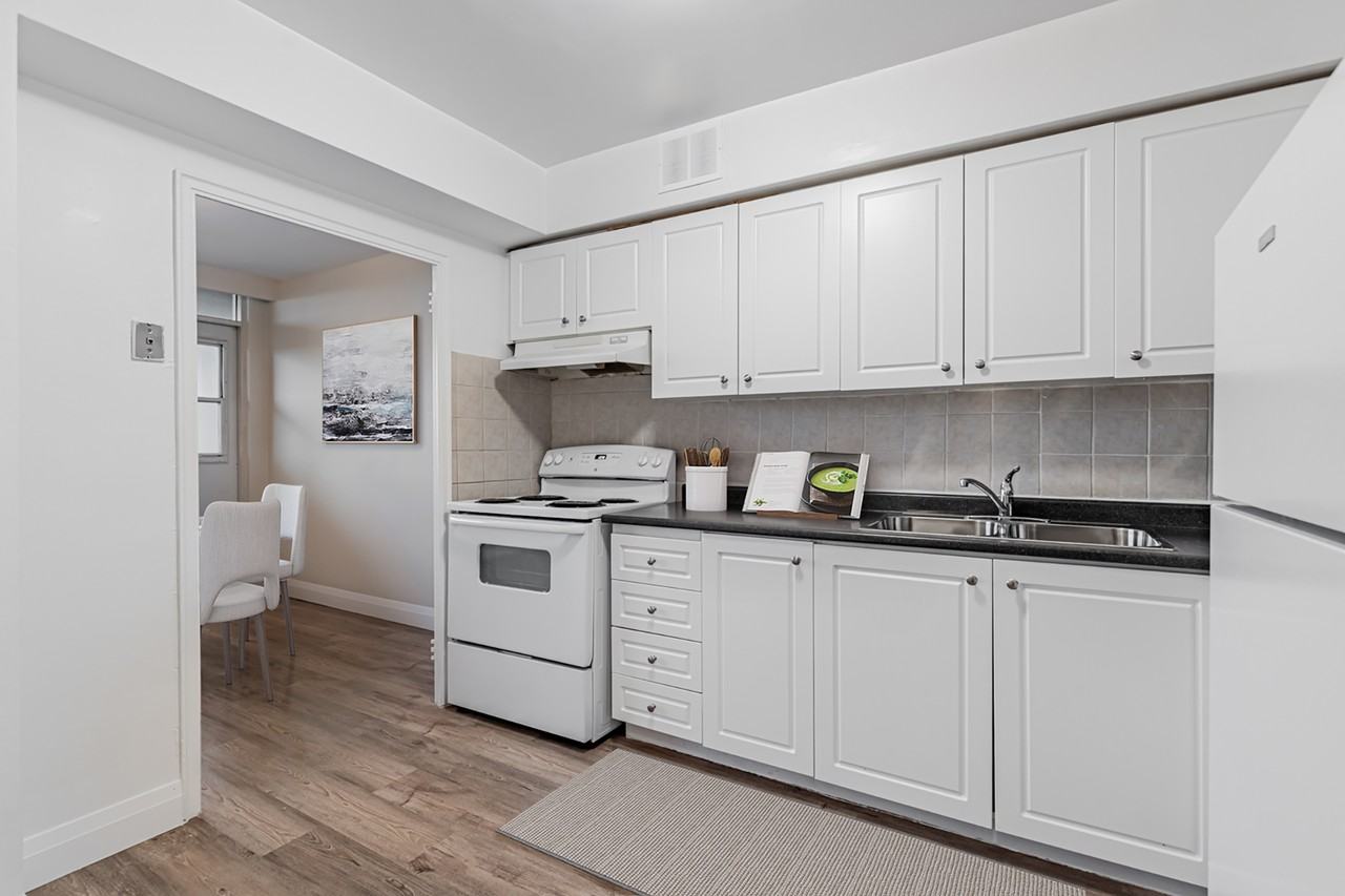 569 Sheppard Avenue West - Photo 3 of 16