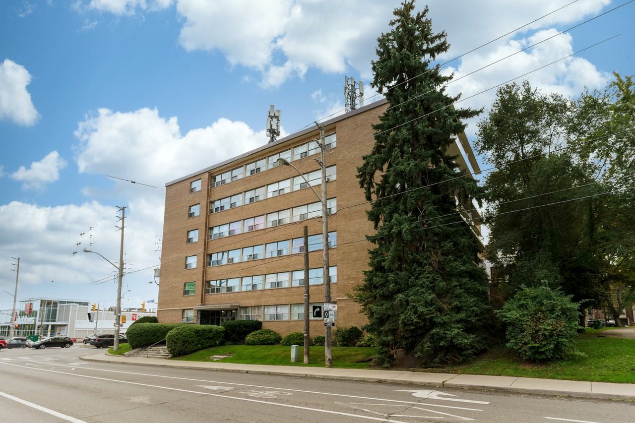 1220 Bayview Avenue - Photo 6 of 50