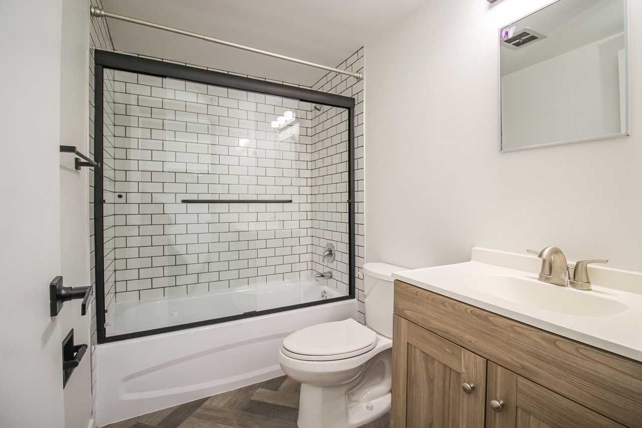 Tassone - Photo 6 of 17