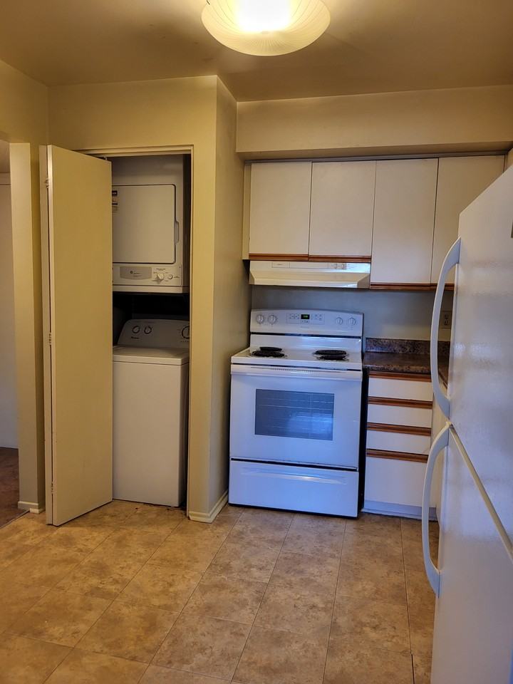 270 Lorry Greenberg Dr - Photo 3 of 17