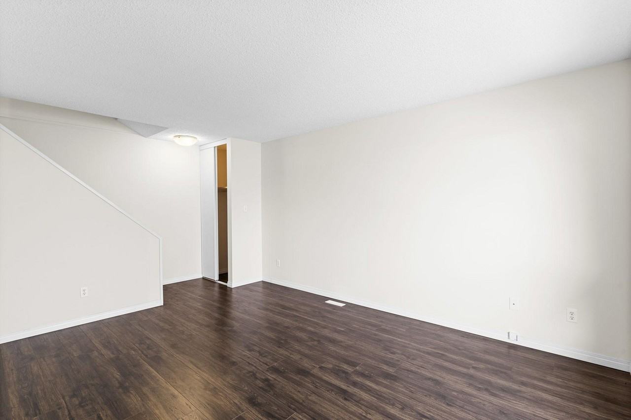 Lymburn Lane 3 Bed Townhomes | Water and Gas are not included | No Dog Allowed | Parking Included - Photo 5 of 50