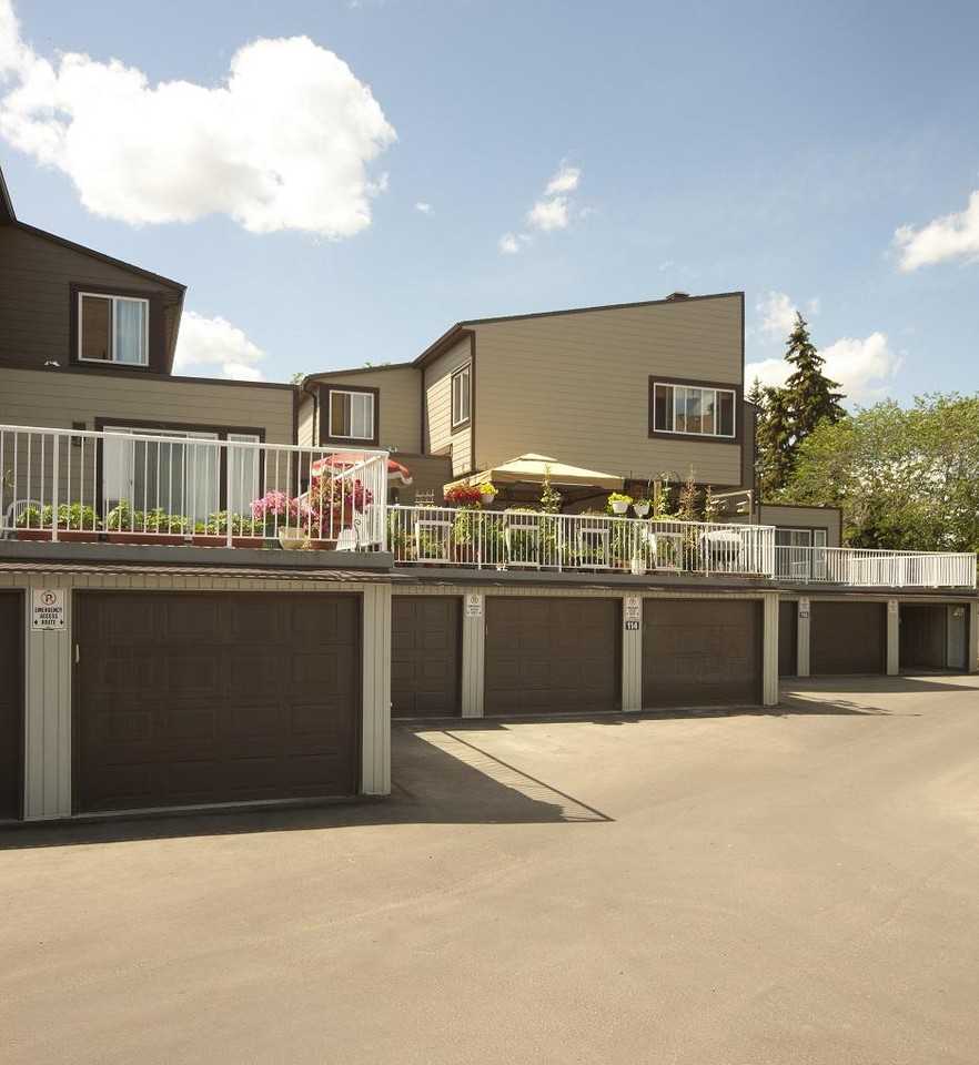 Hillcrest Place Townhomes | Parking Free | Water and Gar are Included | No Dog Allowed - Photo 4 of 49