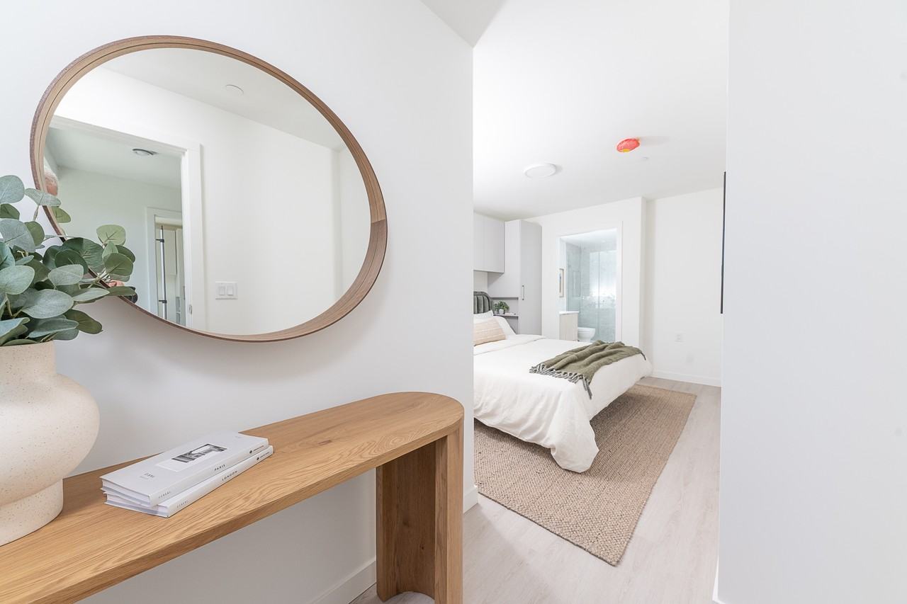 Neighbour on 4th - Photo 5 of 50